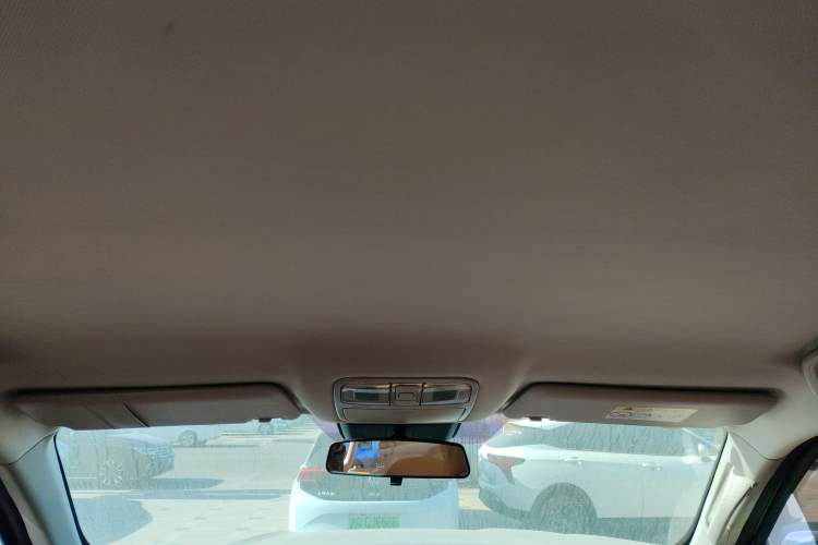 Used CHANGAN Lantop 2023 2.0T Automatic 4x4 Gasoline Flagship Standard Cab Headliner