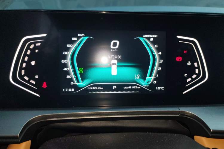 Used CHANGAN Lantop 2023 Business Edition 2.0T Automatic All-Wheel Drive Gasoline Elite Model with Extended Cabin Instrument Cluster