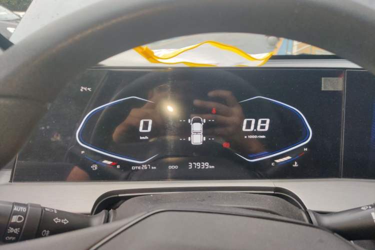 Used CHANGAN Lantop 2023 2.0T Manual Two-Wheel-Drive Diesel Elite Version with Long Flatbed Instrument Cluster
