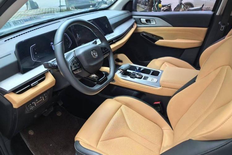Used CHANGAN Lantop 2023 2.0T Automatic Two-Wheel Drive Gasoline Navigation Edition Standard Cab Interior 1
