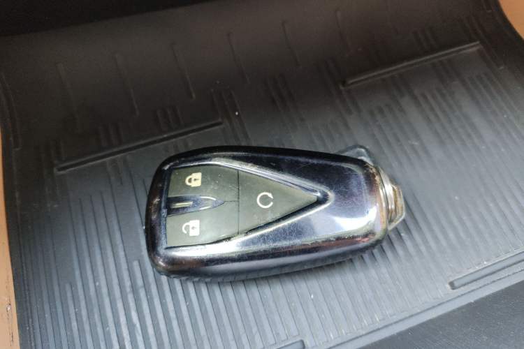 Used CHANGAN Lantop 2023 2.0T Automatic 4x4 Gasoline Flagship Standard Cab Interior 1