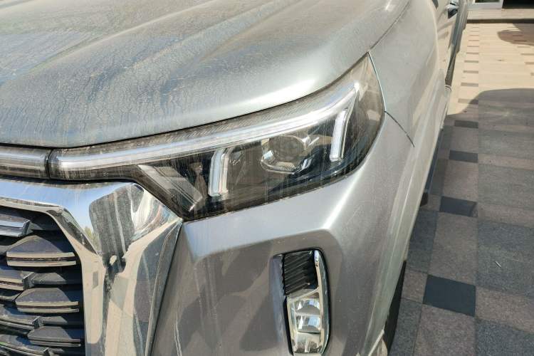 Used CHANGAN Lantop 2023 2.0T Automatic 4x4 Gasoline Flagship Standard Cab Left Front Headlight