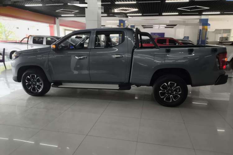 Used CHANGAN Lantop 2023 2.0T Manual 4x4 Diesel Elite Long-Box Version Left Side