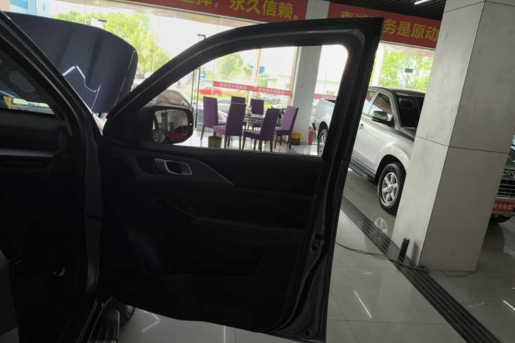 Used CHANGAN Lantop 2023 2.0T Manual 4x4 Diesel Elite Long-Box Version Right Front Door Interior