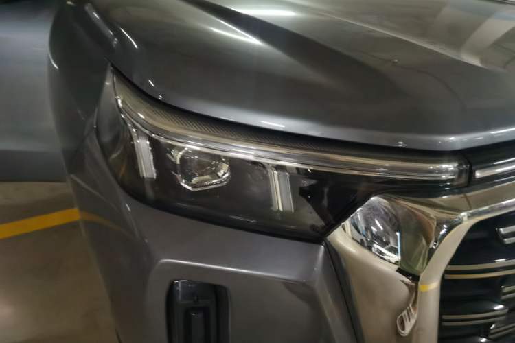Used CHANGAN Lantop 2023 2.0T Manual 4x4 Diesel Elite Long-Box Version Right Front Headlight