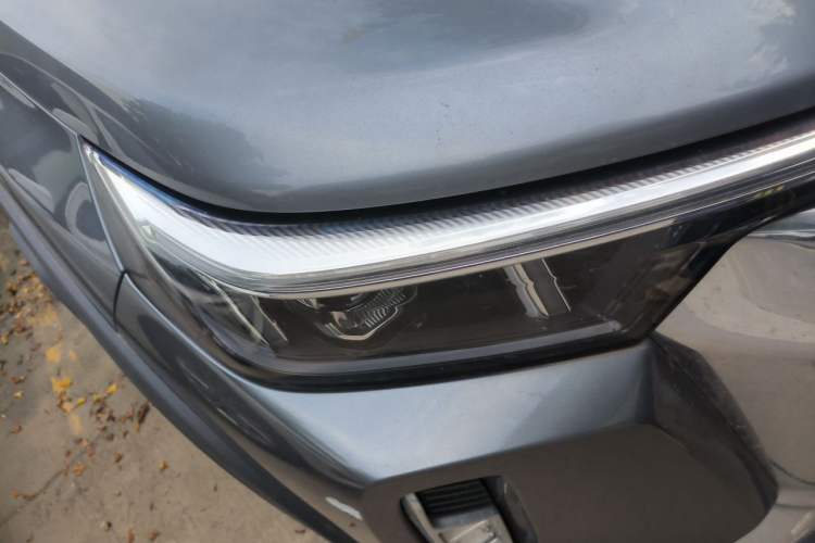 Used CHANGAN Lantop 2023 2.0T Automatic 4x4 Gasoline Flagship Standard Cab Right Front Headlight
