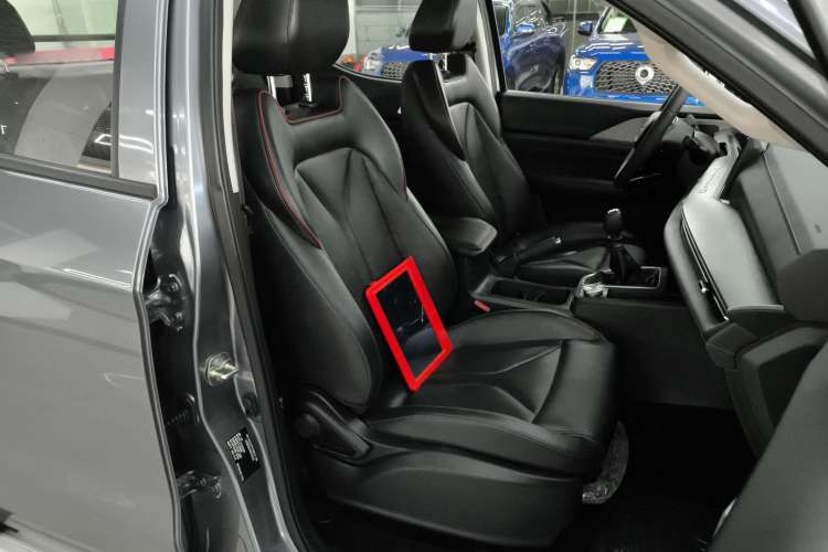 Used CHANGAN Lantop 2023 2.0T Manual 4x4 Diesel Elite Long-Box Version Right Front Seat