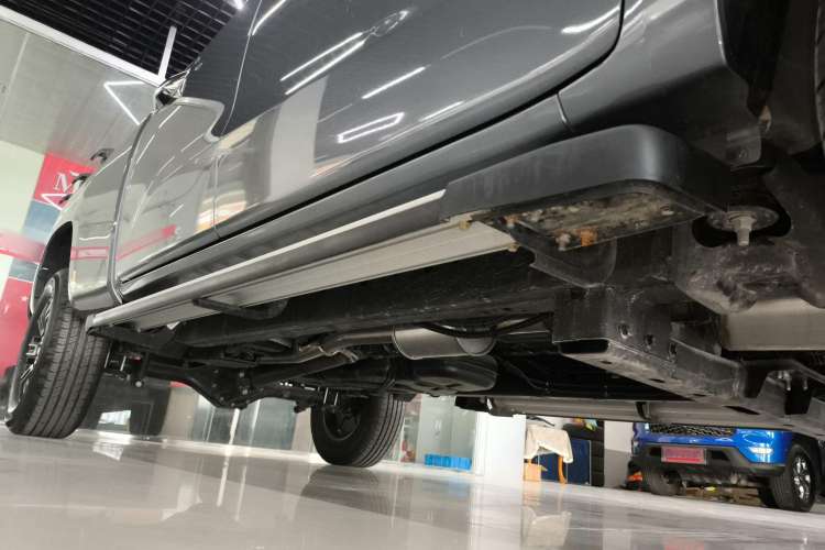 Used CHANGAN Lantop 2023 2.0T Manual 4x4 Diesel Elite Long-Box Version Right Side Sill