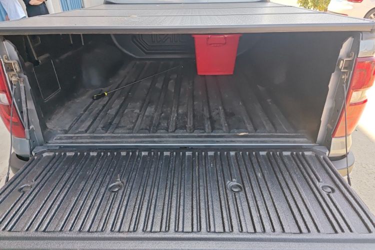 Used CHANGAN Lantop 2023 2.0T Automatic 4x4 Gasoline Flagship Standard Cab Trunk