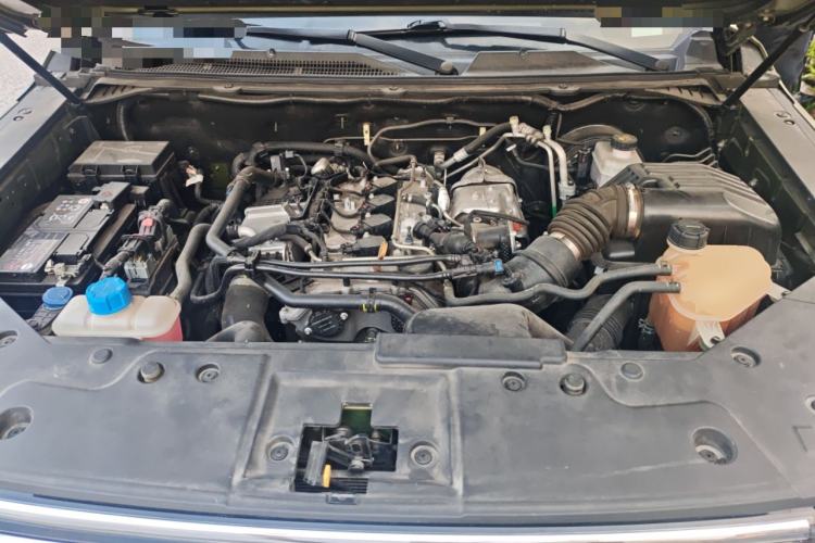 Used CHANGAN Lantop 2023 2.0T Automatic All-Wheel Drive Gasoline Flagship Standard Cab Engine Bay