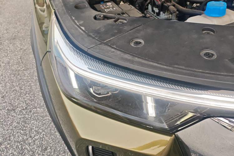 Used CHANGAN Lantop 2023 2.0T Automatic All-Wheel Drive Gasoline Flagship Standard Cab Right Front Headlight
