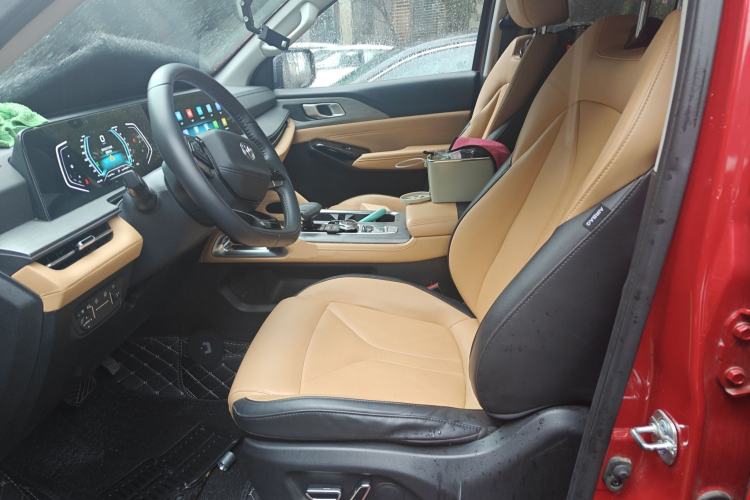 Used CHANGAN Lantop 2023 Business Edition 2.0T Automatic All-Wheel Drive Gasoline Elite Model with Extended Cabin Left Front Seat
