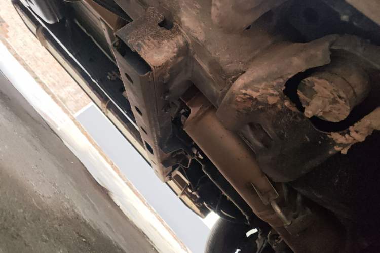 Used CHANGAN Lantop 2023 2.0T Manual 4x4 Diesel Flagship Long-Box Version Chassis Front Right