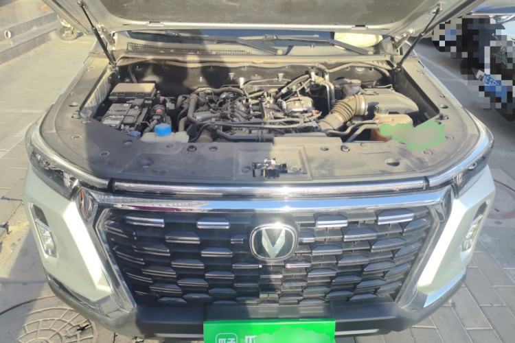 Used CHANGAN Lantop 2023 2.0T Automatic 4x4 Gasoline Flagship Standard Cab Engine Bay