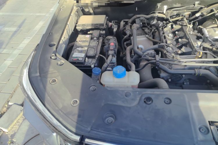 Used CHANGAN Lantop 2023 2.0T Automatic 4x4 Gasoline Flagship Standard Cab Engine Bay Right