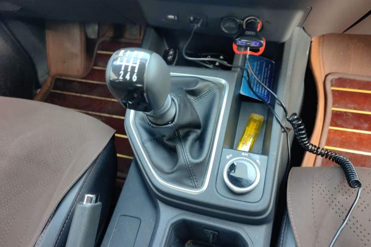 Used CHANGAN Lantop 2023 2.0T Manual 4x4 Diesel Elite Long-Box Version Gear Lever