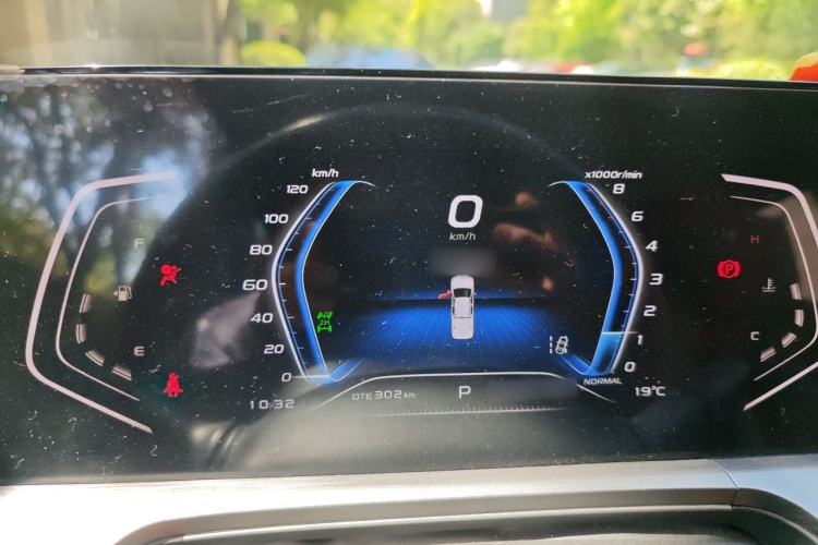 Used CHANGAN Lantop 2023 2.0T Automatic 4x4 Gasoline Flagship Standard Cab Instrument Cluster