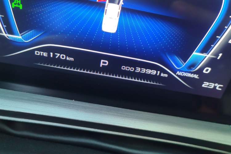 Used CHANGAN Lantop 2023 2.0T Automatic 4x4 Gasoline Flagship Standard Cab Odometer Close Up