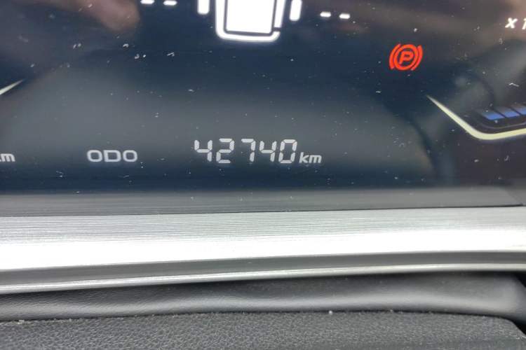 Used CHANGAN Lantop 2023 2.0T Manual 4x4 Diesel Elite Long-Box Version Odometer Close Up