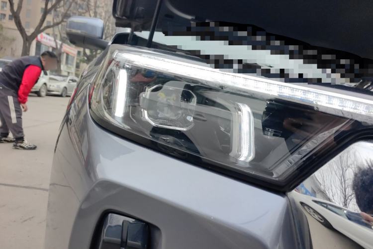 Used CHANGAN Lantop 2023 2.0T Manual 4x4 Diesel Elite Long-Box Version Right Front Headlight