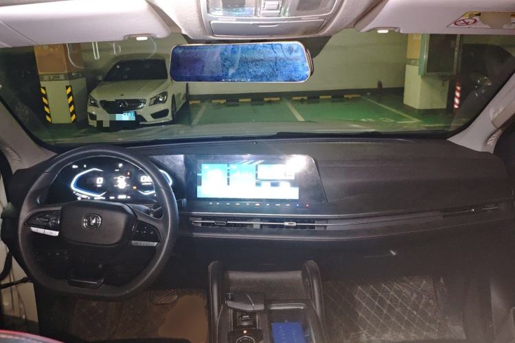 Used CHANGAN Lantop 2023 2.0T Automatic All-Wheel Drive Gasoline Elite Version with Long Wheelbase Center Console