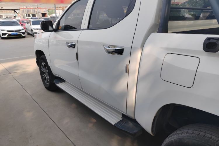 Used CHANGAN Lantop 2023 2.0T Manual Two-Wheel Drive Gasoline Elite Version Standard Cab Exterior 9