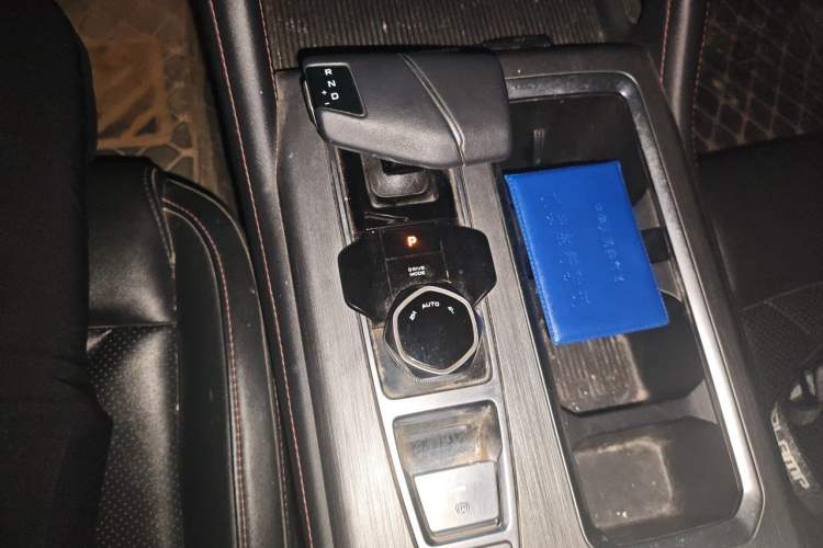 Used CHANGAN Lantop 2023 2.0T Automatic All-Wheel Drive Gasoline Elite Version with Long Wheelbase Gear Lever