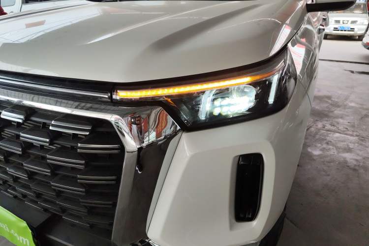 Used CHANGAN Lantop 2023 2.0T Manual 4x4 Diesel Elite Standard Cab Left Front Headlight