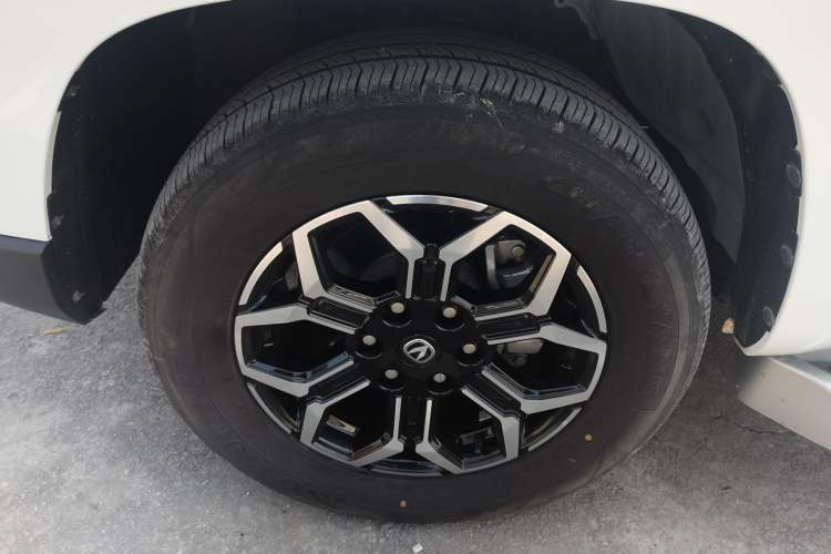 Used CHANGAN Lantop 2023 2.0T Manual 4x4 Diesel Flagship Long-Box Version Left Front Wheel Hub