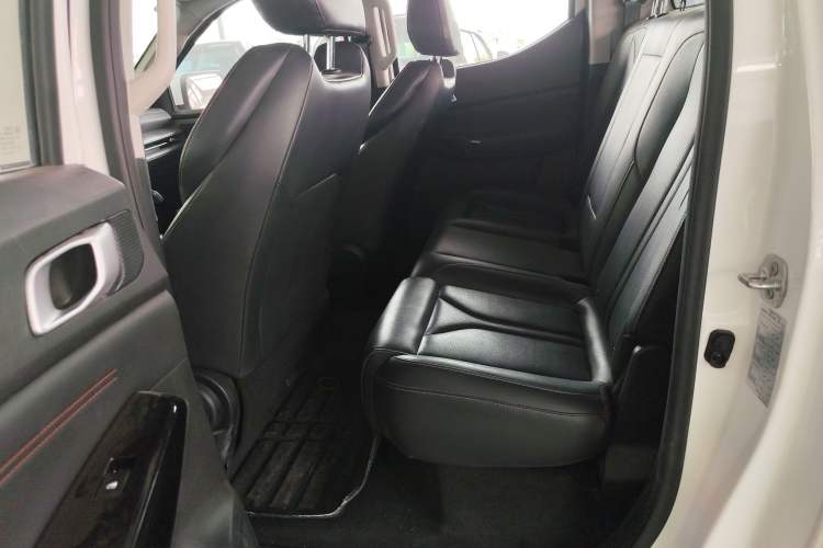 Used CHANGAN Lantop 2023 2.0T Manual 4x4 Diesel Elite Standard Cab Left Rear Seat