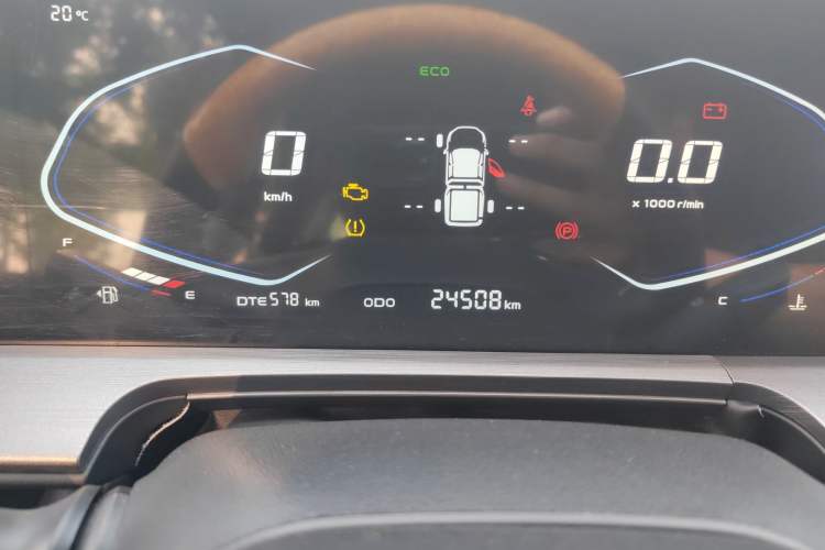 Used CHANGAN Lantop 2023 2.0T Manual Two-Wheel Drive Gasoline Elite Version Standard Cab Odometer Close Up