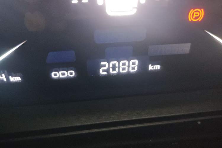 Used CHANGAN Lantop 2023 2.0T Automatic All-Wheel Drive Gasoline Elite Version with Long Wheelbase Odometer Close Up