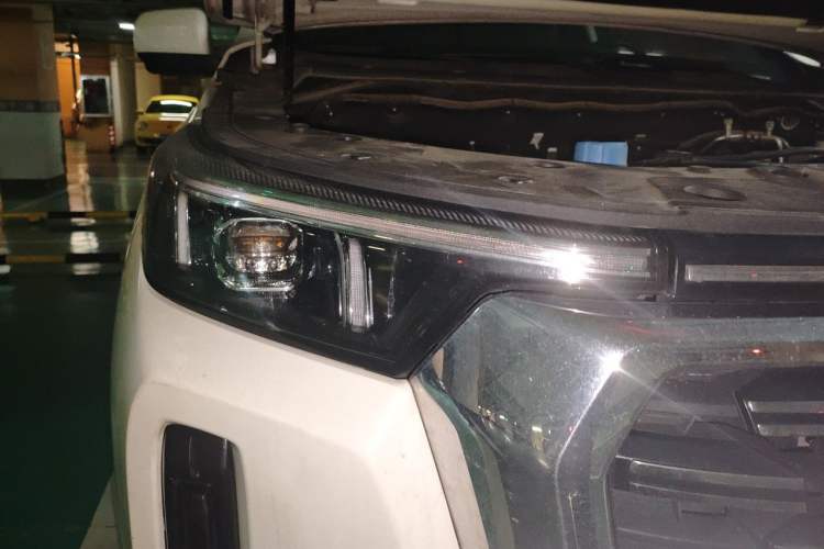 Used CHANGAN Lantop 2023 2.0T Automatic All-Wheel Drive Gasoline Elite Version with Long Wheelbase Right Front Headlight