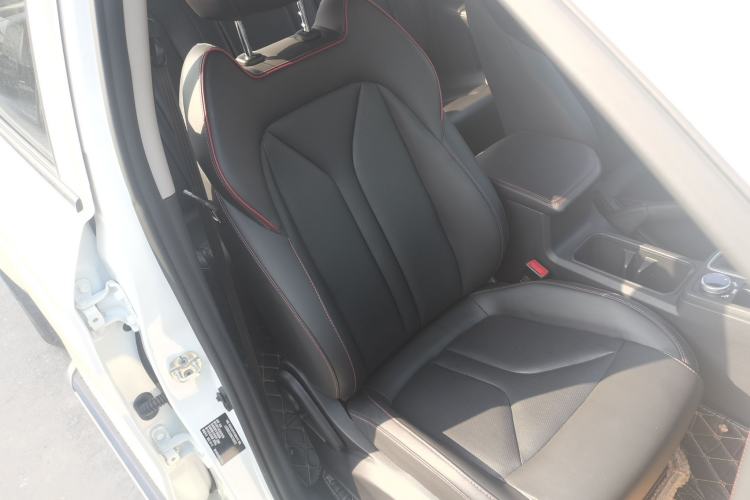Used CHANGAN Lantop 2023 2.0T Manual 4x4 Diesel Flagship Long-Box Version Right Front Seat