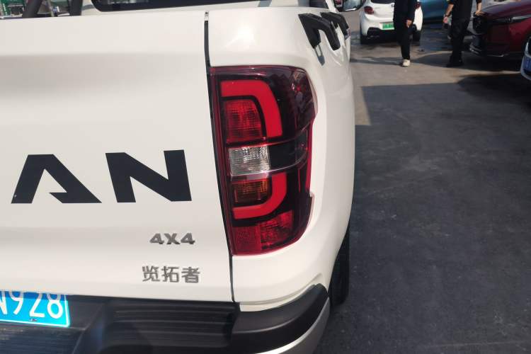 Used CHANGAN Lantop 2023 2.0T Manual 4x4 Diesel Flagship Long-Box Version Right Rear Taillight