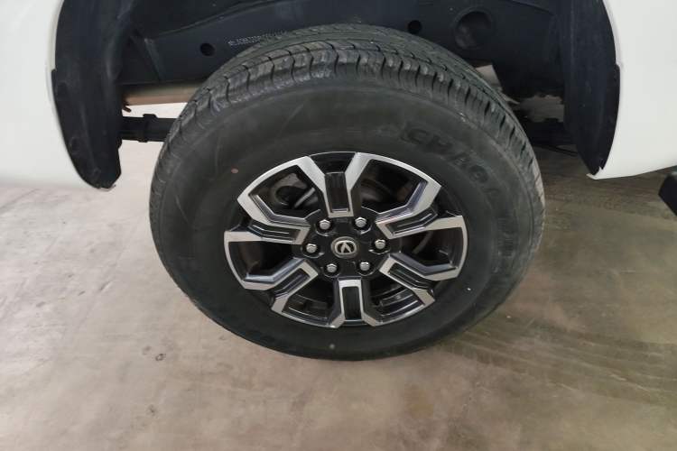 Used CHANGAN Lantop 2023 2.0T Manual 4x4 Diesel Elite Standard Cab Right Rear Wheel Hub