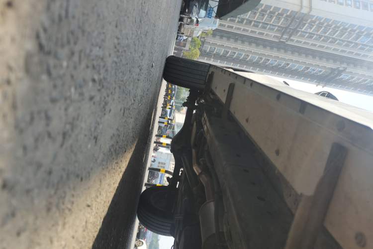 Used CHANGAN Lantop 2023 2.0T Manual 4x4 Diesel Flagship Long-Box Version Right Side Sill