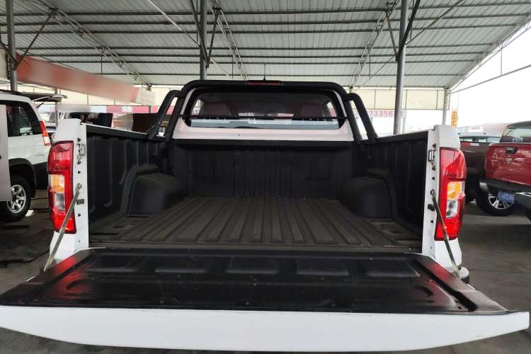 Used CHANGAN Lantop 2023 2.0T Manual 4x4 Diesel Elite Standard Cab Trunk