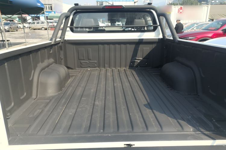 Used CHANGAN Lantop 2023 2.0T Manual 4x4 Diesel Flagship Long-Box Version Trunk