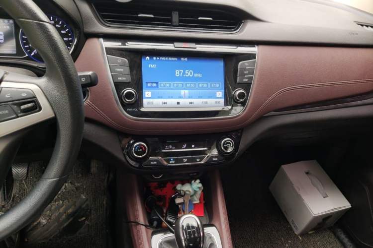 Used CHANGAN Lingxuan 2017 1.6L Manual Elite Model Audio And AC Panel