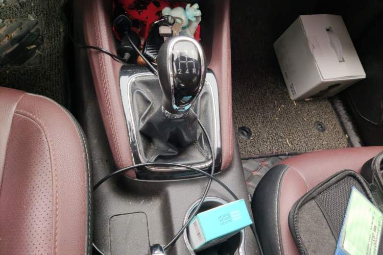 Used CHANGAN Lingxuan 2017 1.6L Manual Elite Model Gear Lever