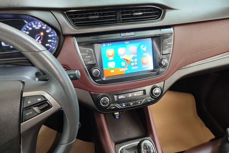 Used CHANGAN Lingxuan 2017 1.6L Manual Happiness Edition Audio And AC Panel