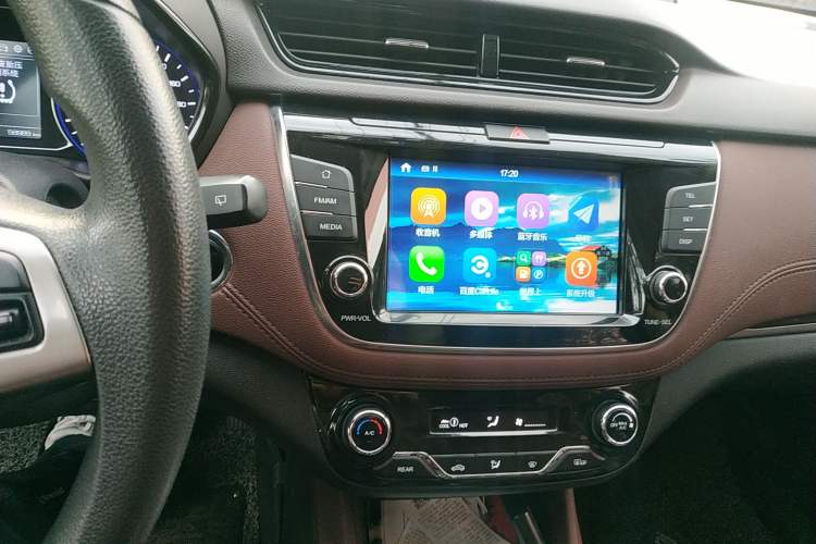Used CHANGAN Lingxuan 2017 1.6L Manual Elite Model Audio And AC Panel
