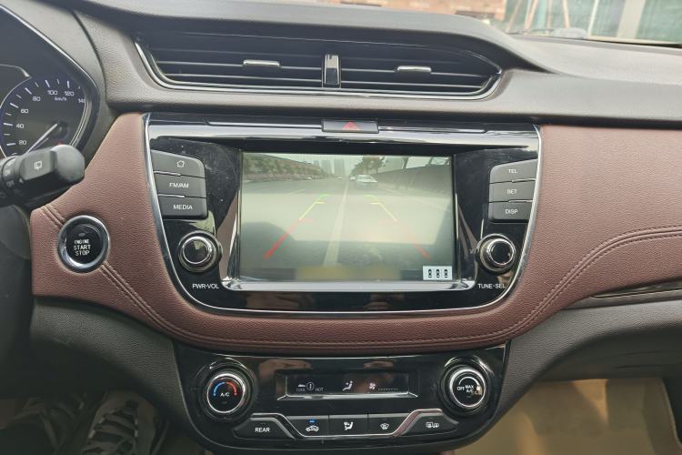 Used CHANGAN Lingxuan 2017 1.6L Manual Elite Model Audio And AC Panel