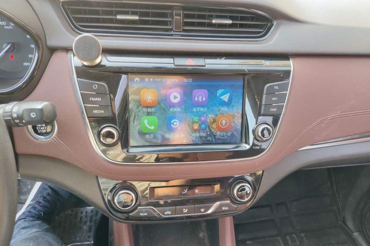 Used CHANGAN Lingxuan 2017 1.6L Manual Elite Model Audio And AC Panel