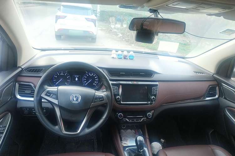 Used CHANGAN Lingxuan 2017 1.6L Manual Elite Model Center Console