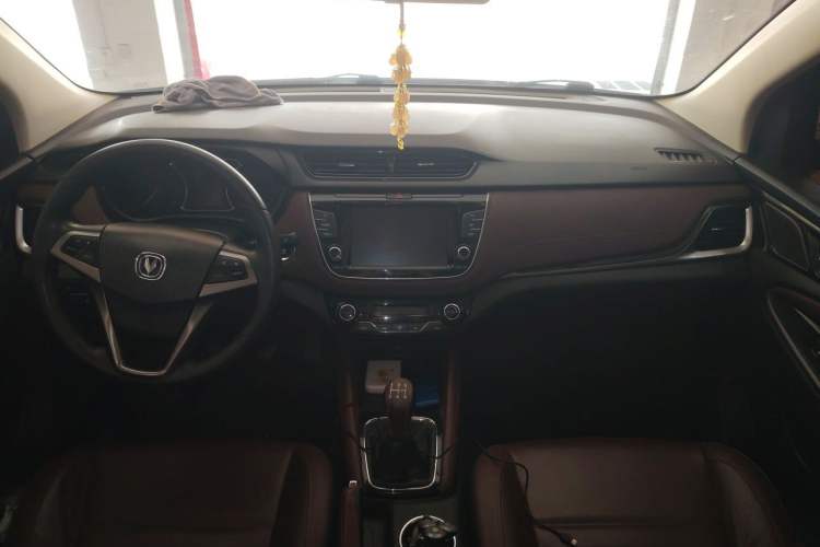Used CHANGAN Lingxuan 2017 1.6L Manual Elite Model Center Console
