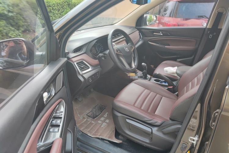 Used CHANGAN Lingxuan 2017 1.6L Manual Happiness Edition Driver Seat