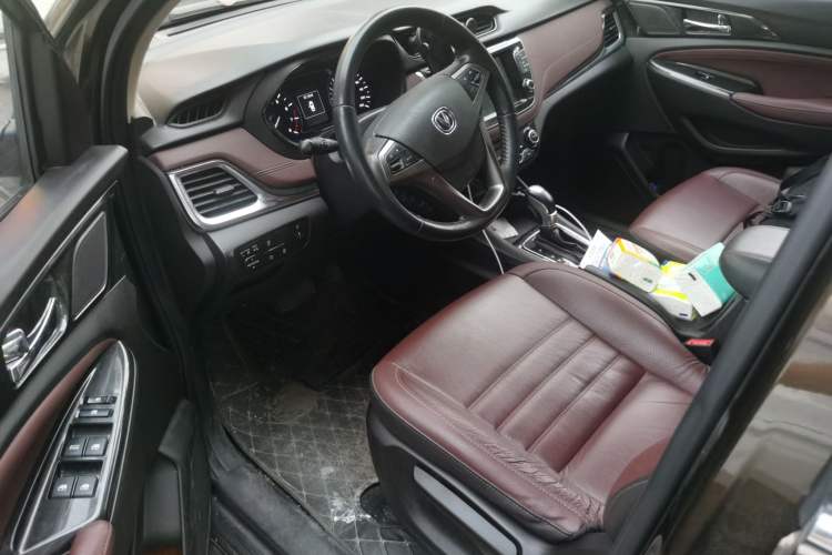 Used CHANGAN Lingxuan 2017 1.5T Automatic Lehuo Elite Model Driver Seat