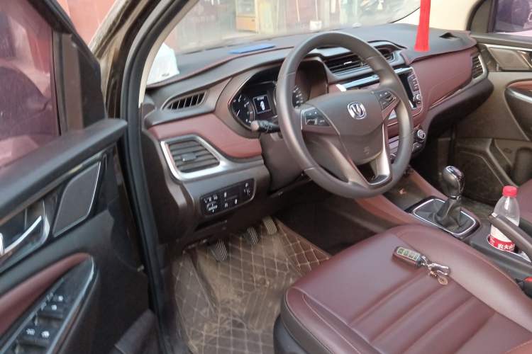 Used CHANGAN Lingxuan 2017 1.6L Manual Elite Model Driver Seat